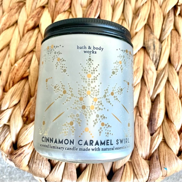 Cinnamon Caramel Swirl 7 Oz. candle - Picture 3 of 6